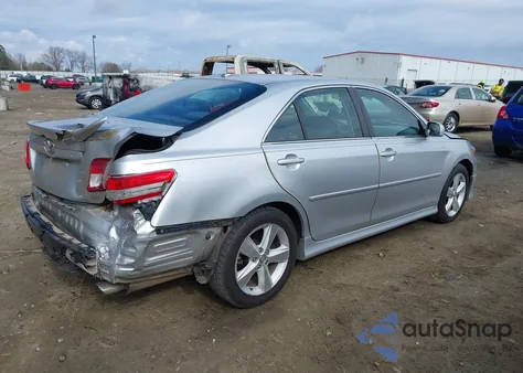 2011 Toyota Camry Se z USA, uszkodzony, nr VIN 4T1BF3EK3BU142689